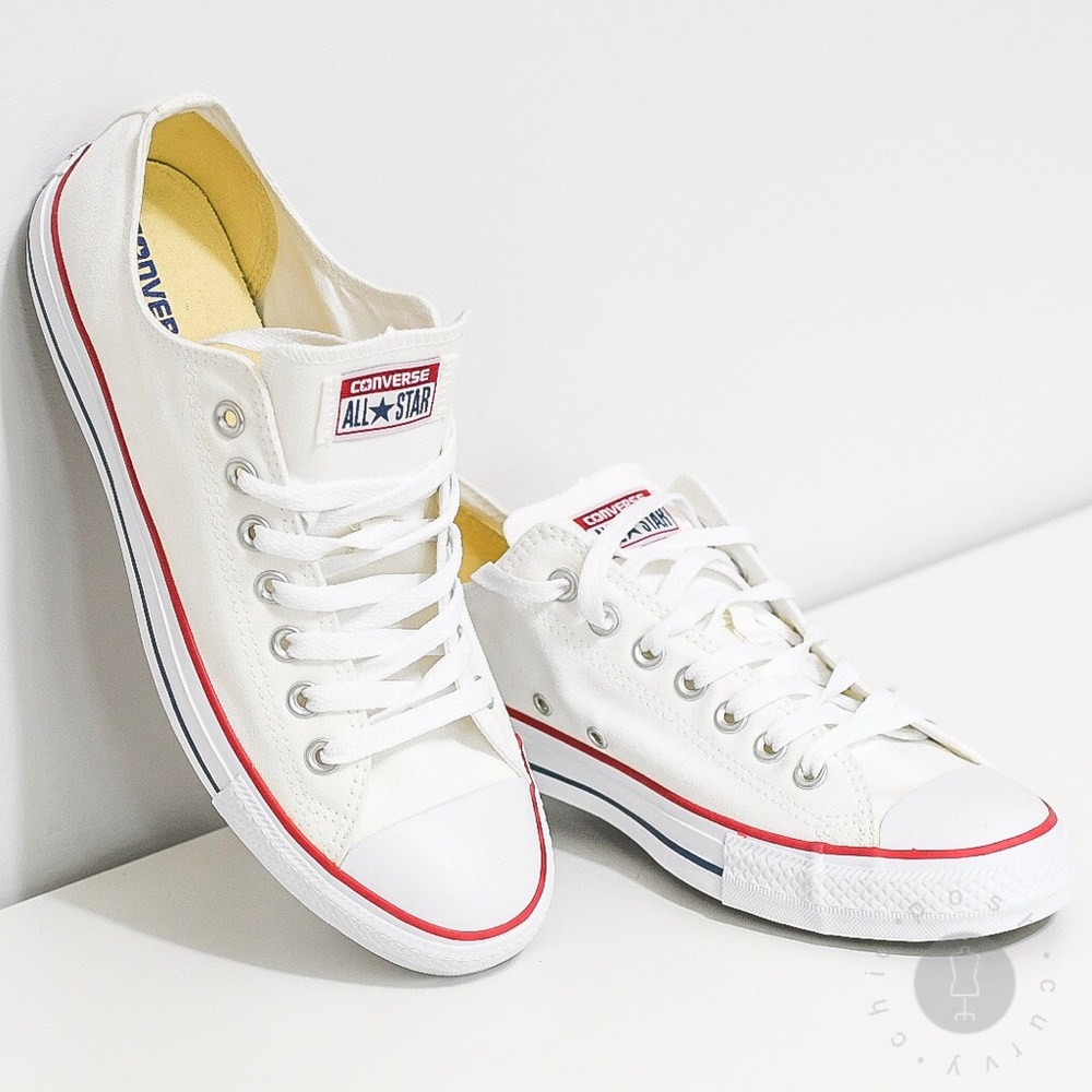 ✨ Editor & HP! ✨ Converse White Low-Top All-Stars